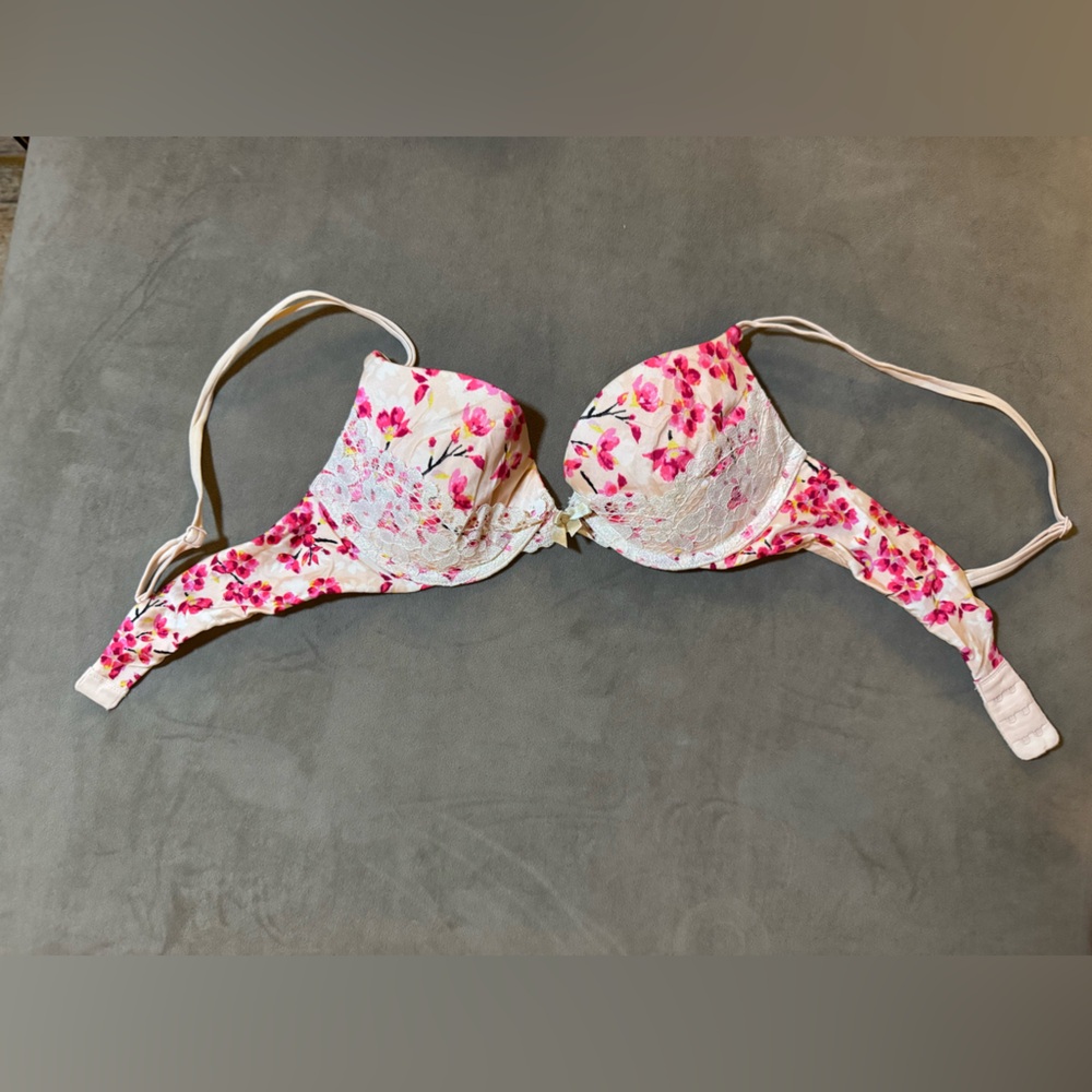 Two Floral Lace Bras Victoria Secret